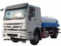 sinotruk howo 4 x 2 id ul。