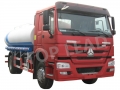 sinotruk howo 4 x 2 id ul。